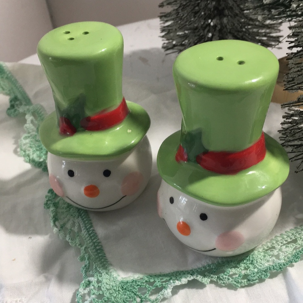 Vintage Christmas salt/pepper snowman - Picture 7 of 9
